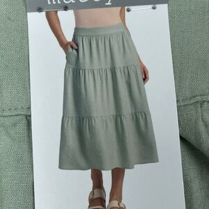 Matty M Women's XL Tiered Skirt Light Green Linen e0173